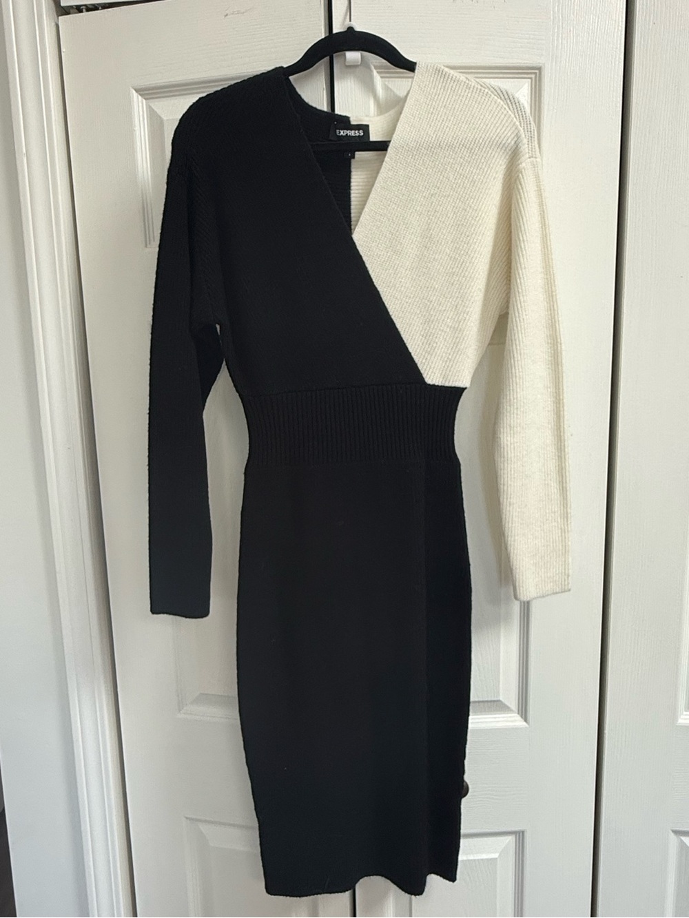 Express Two-Tone Black & Cream Long-Sleeve Knit Dress
